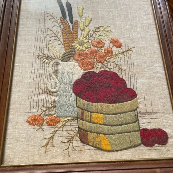 Vintage Framed Needlepoint Completed Embroidery 60 70s Basket of Apples u - Picture 2 of 5